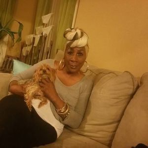 Meet your Posher, Elnora